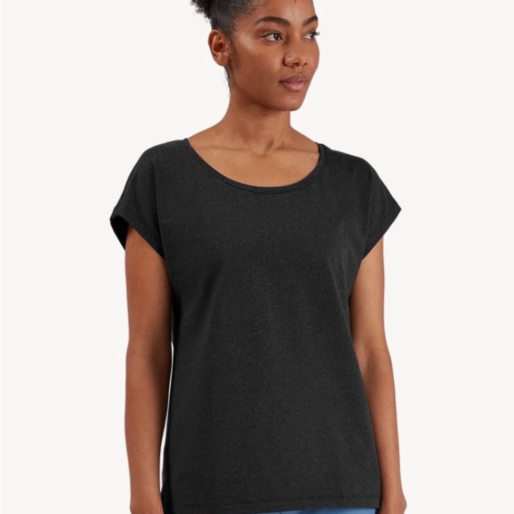 On Running Medium Women’s Black Short Sleeve On T